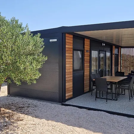 Mobile Homes Albatross בית נופש *